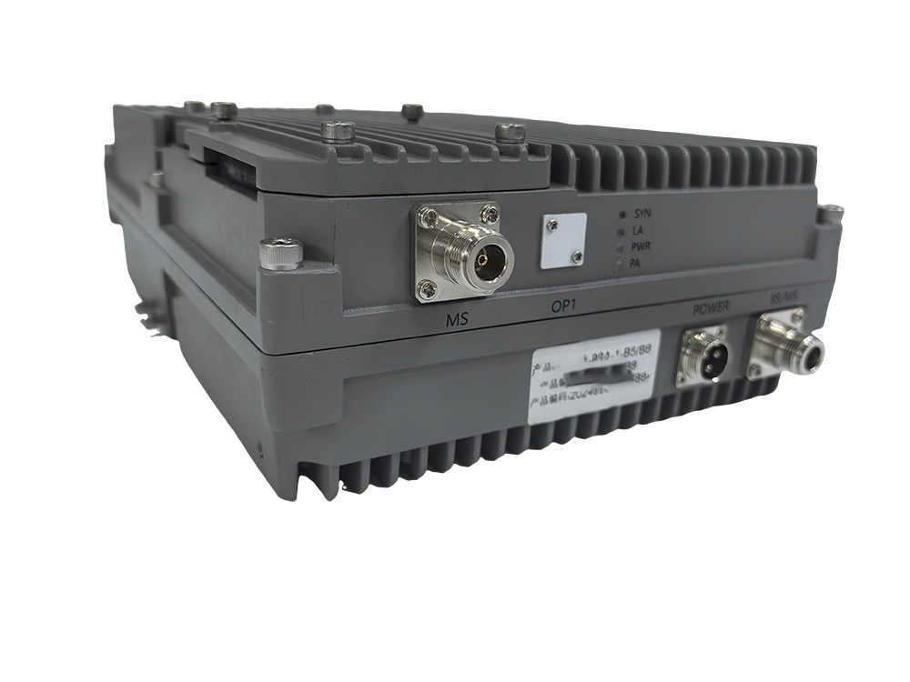  赫山三频手机信号接收器2000㎡